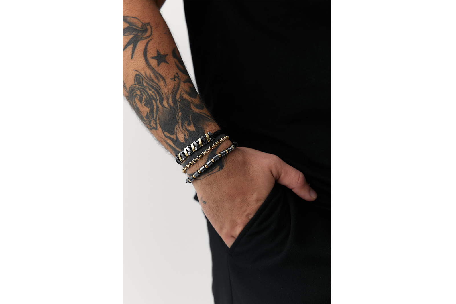 Quyumcu - 14 Ayar Altın İpli Hematit Erkek Bileklik (1)