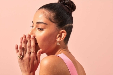 Quyumcu - 14 Ayar Altın Taşlı Harf Tek Küpe Quyumcu - 14 Ayar Altın Taşlı Harf Tek Küpe