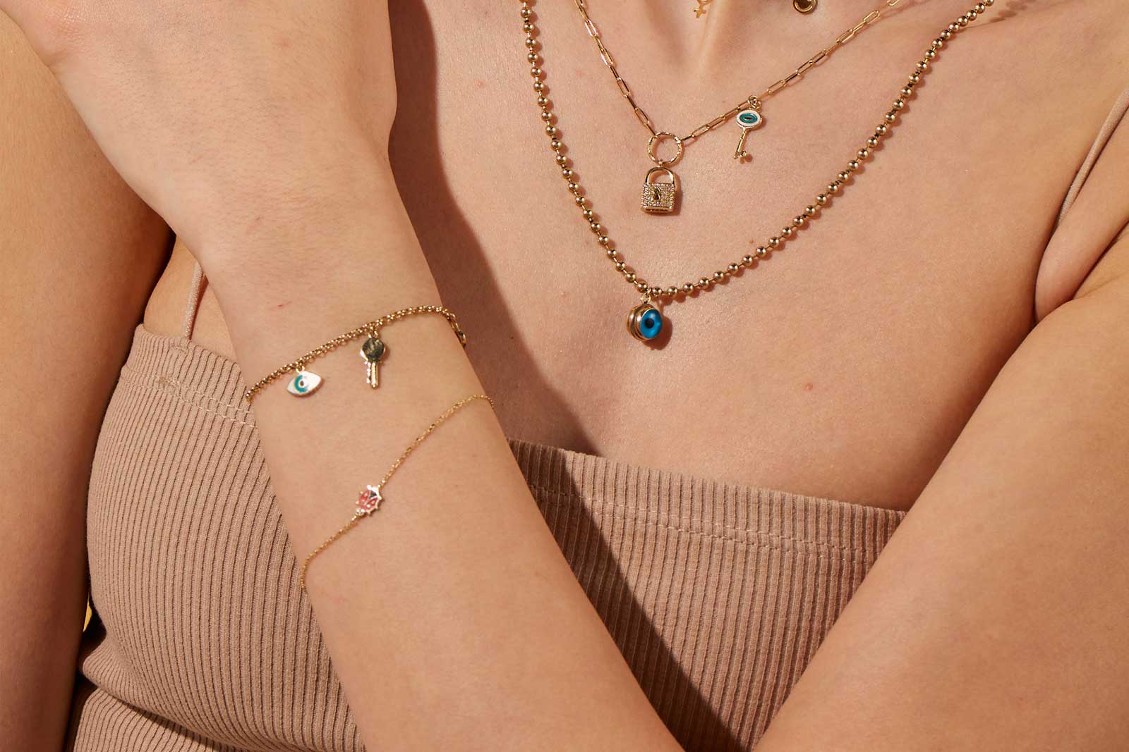 Quyumcu - 14 Ayar Altın Uğur Böceği Figürlü Bileklik (1)