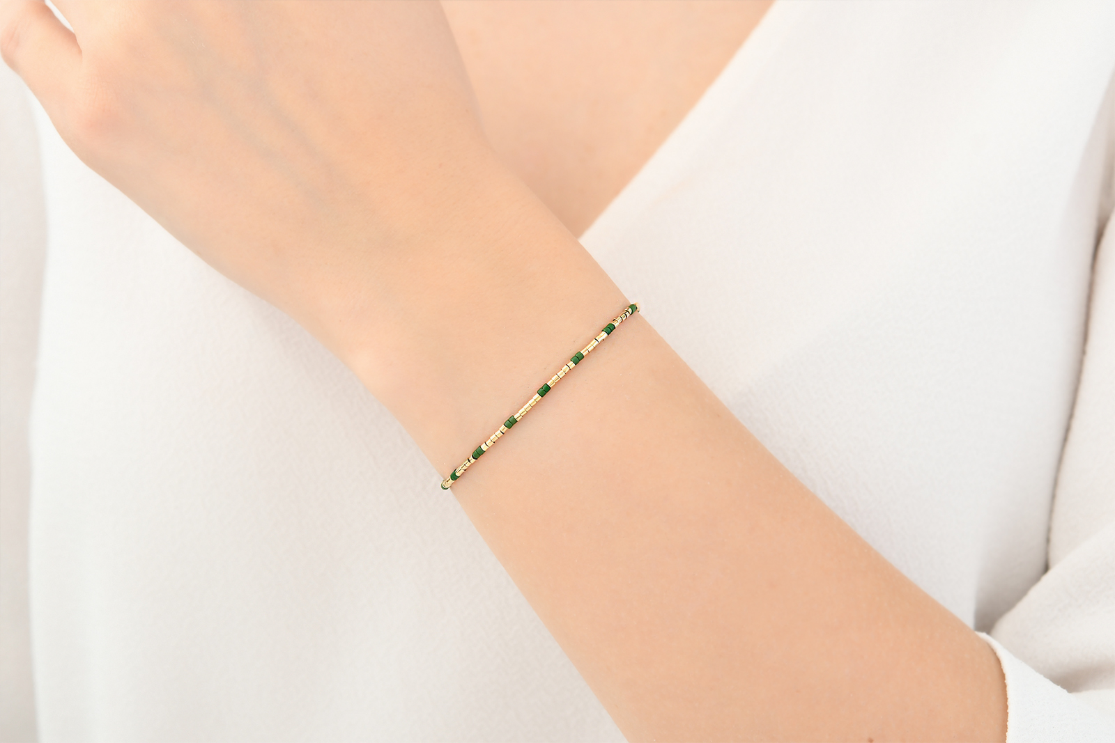 Quyumcu - 14 Ayar Altın Yeşil Taşlı Bileklik