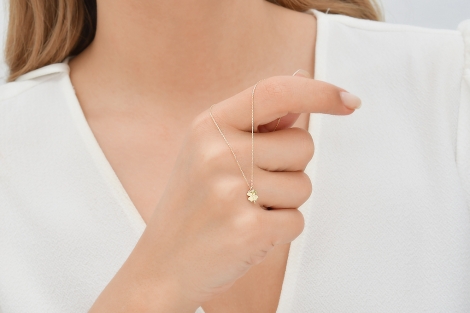 Quyumcu - 14K Gold Clover Necklace (1) Quyumcu - 14K Gold Clover Necklace (1)