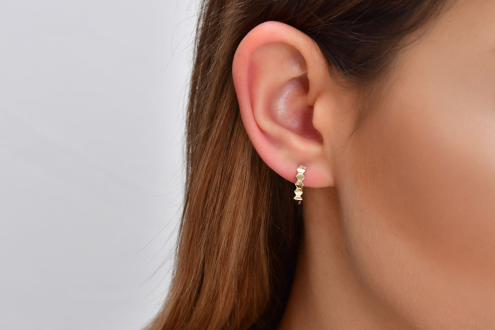 Quyumcu - 14K Gold Hoop Earring - Single Quyumcu - 14K Gold Hoop Earring - Single