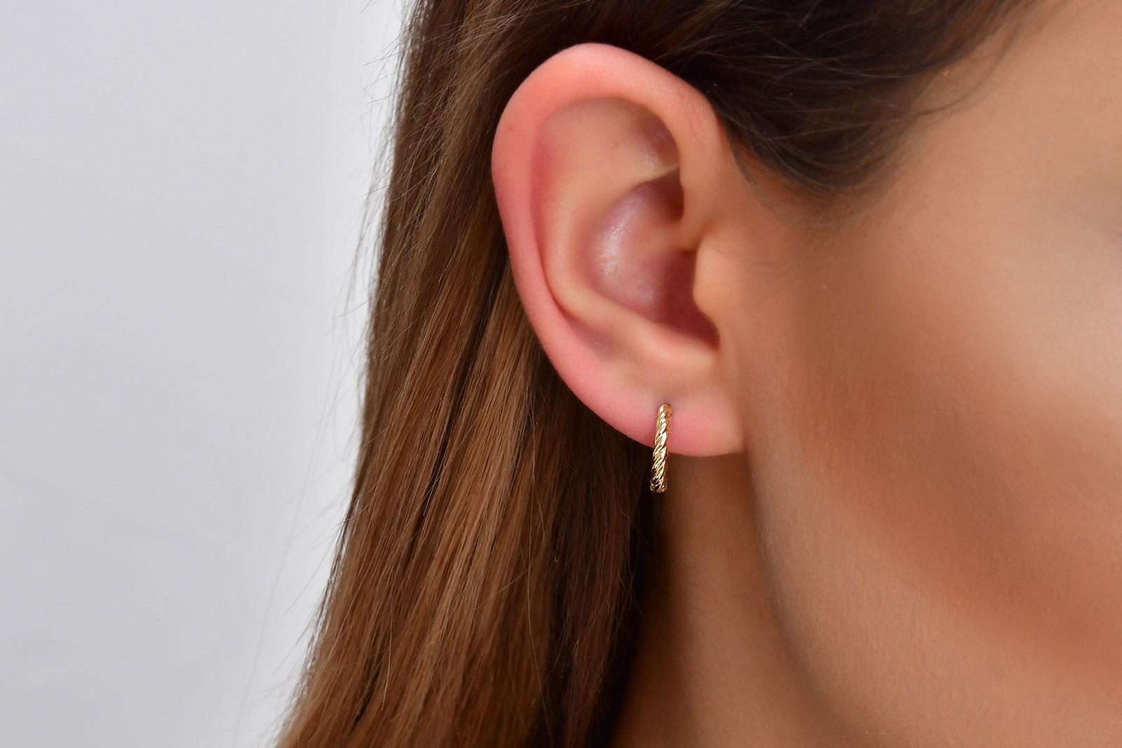 Quyumcu - 14K Gold Hoop Earring - Single Quyumcu - 14K Gold Hoop Earring - Single