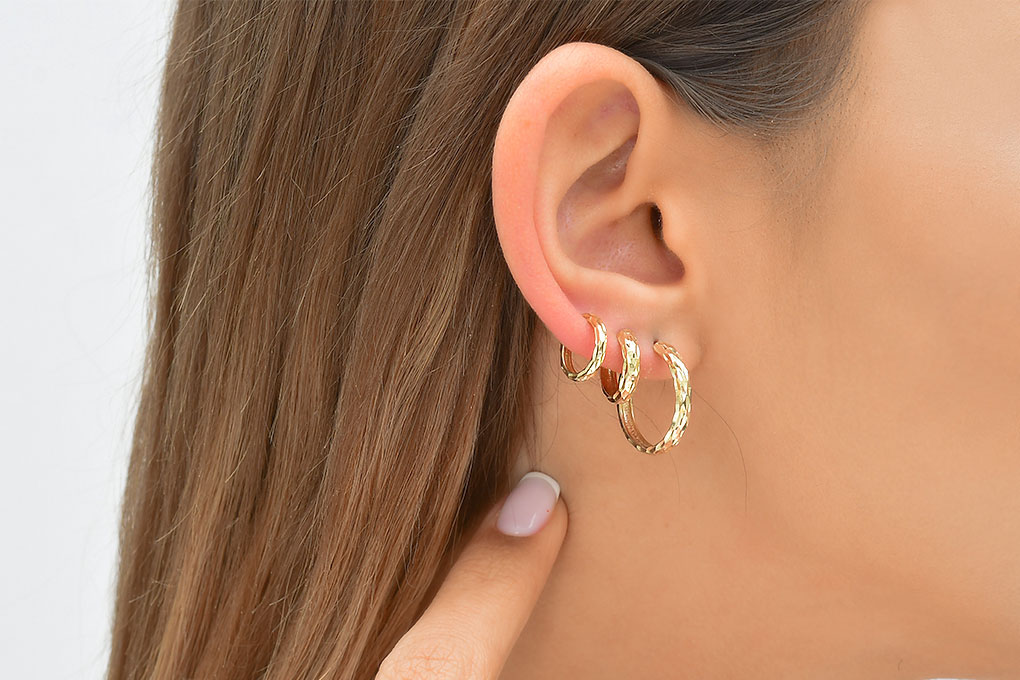Quyumcu - 14K Gold Hoop Earring - Single Quyumcu - 14K Gold Hoop Earring - Single