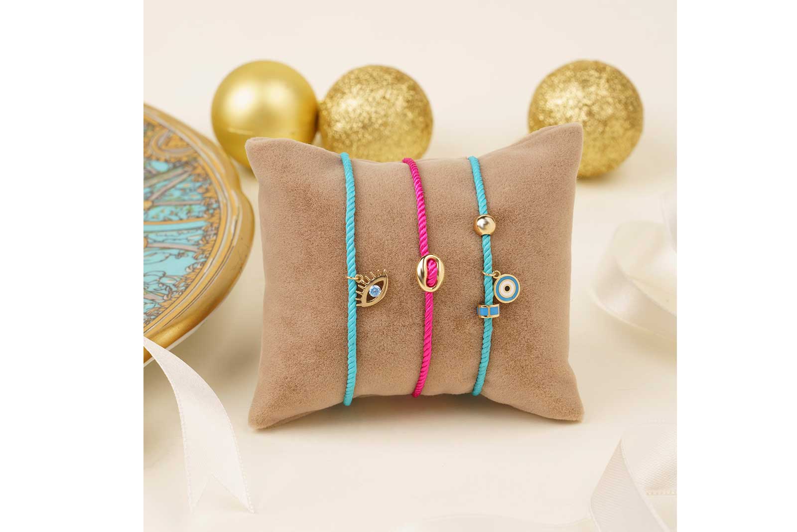 Quyumcu - 14K Gold Pink Cord Bracelet (1) Quyumcu - 14K Gold Pink Cord Bracelet (1)