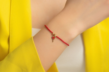 Quyumcu - 14K Gold Red Cord Bracelet with Key Figure Quyumcu - 14K Gold Red Cord Bracelet with Key Figure