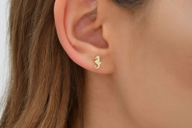 Quyumcu - 14K Gold Seahorse Earrings (1) Quyumcu - 14K Gold Seahorse Earrings (1)