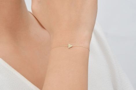 Quyumcu - 14K Gold Triangle Bracelet (1) Quyumcu - 14K Gold Triangle Bracelet (1)